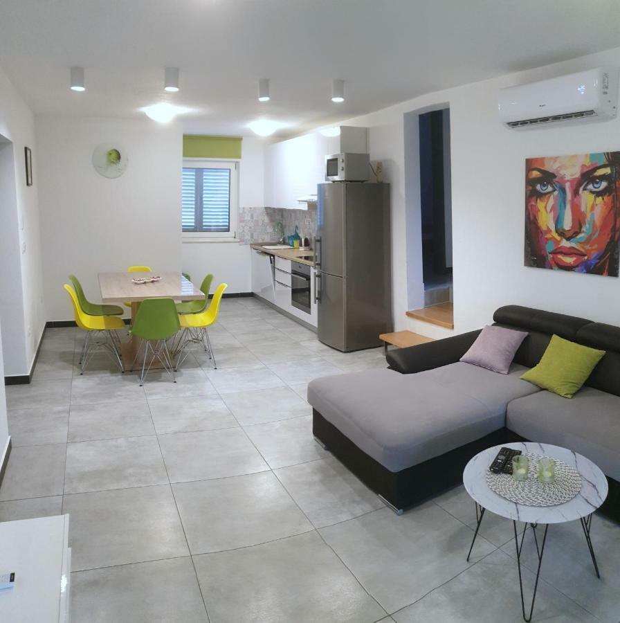 Villa Freya - Vacation House Slatine Esterno foto
